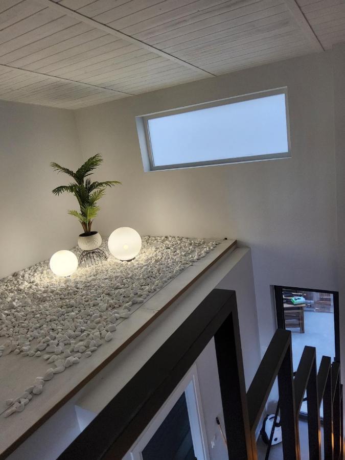 Beachfront Salty Sea Luxury 1 Apartment *