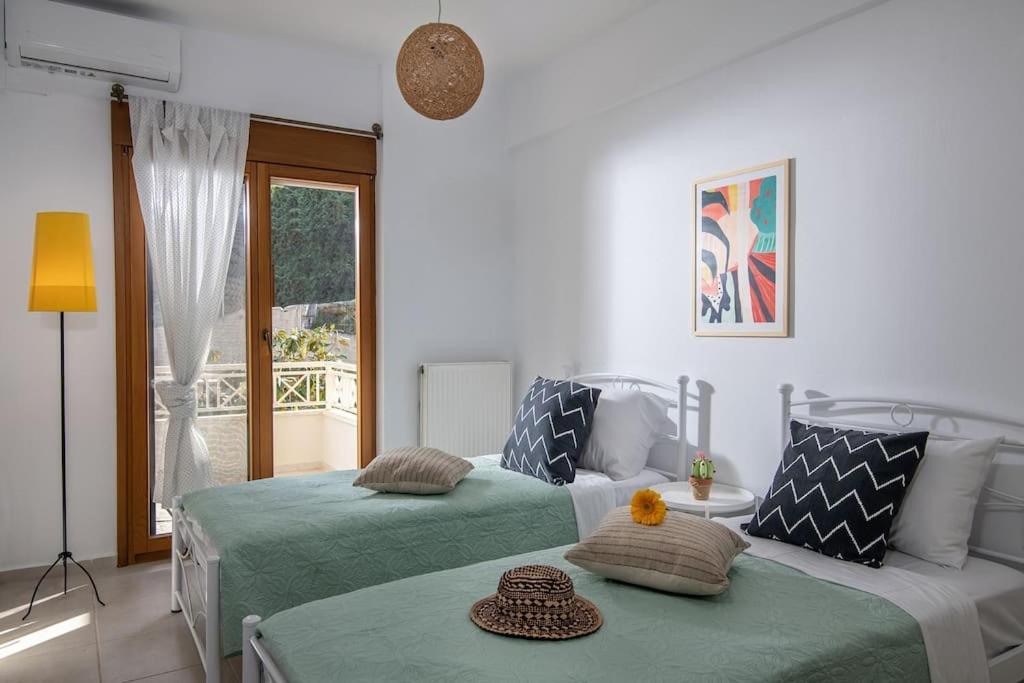 Beachfront Yellow Apt-ligaria Ligaria (Crete)