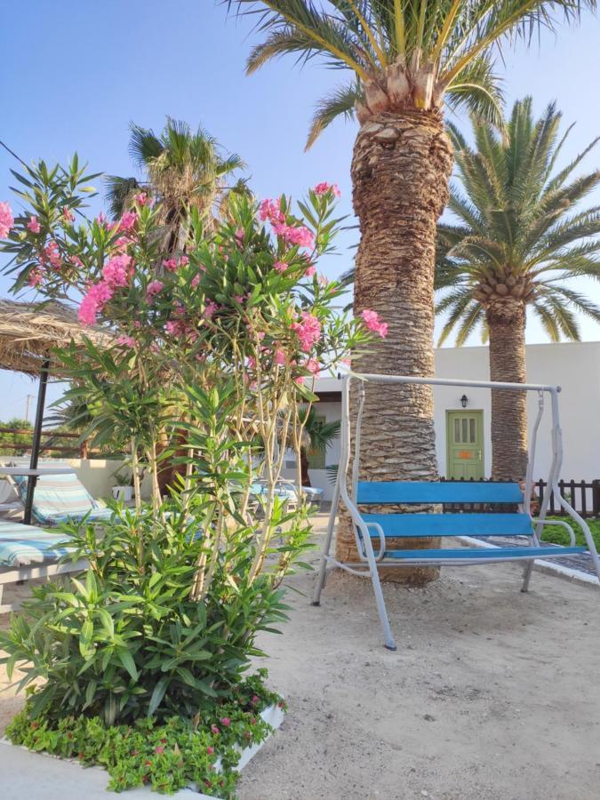 Palm * Perissa (Santorini)