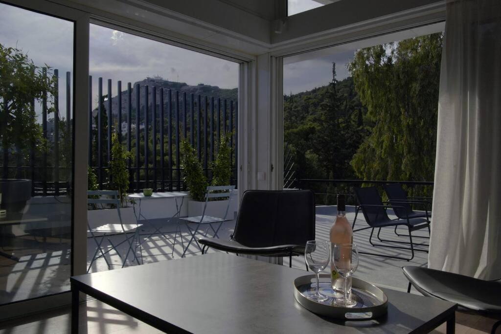 The World Is Beautiful - Cozy Rooftop In Kolonaki! * Athens