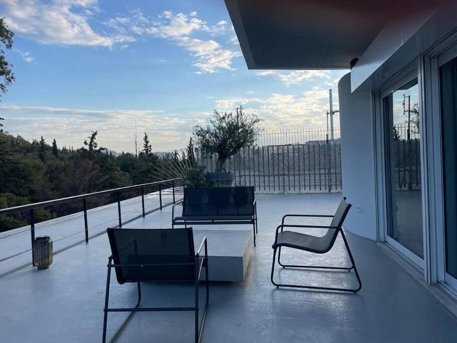 The World Is Beautiful - Cozy Rooftop In Kolonaki! *