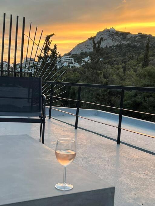 The World Is Beautiful - Cozy Rooftop In Kolonaki! Apartment Athens