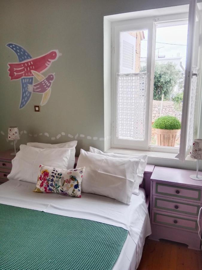 Apartment George Traditional House Pylos