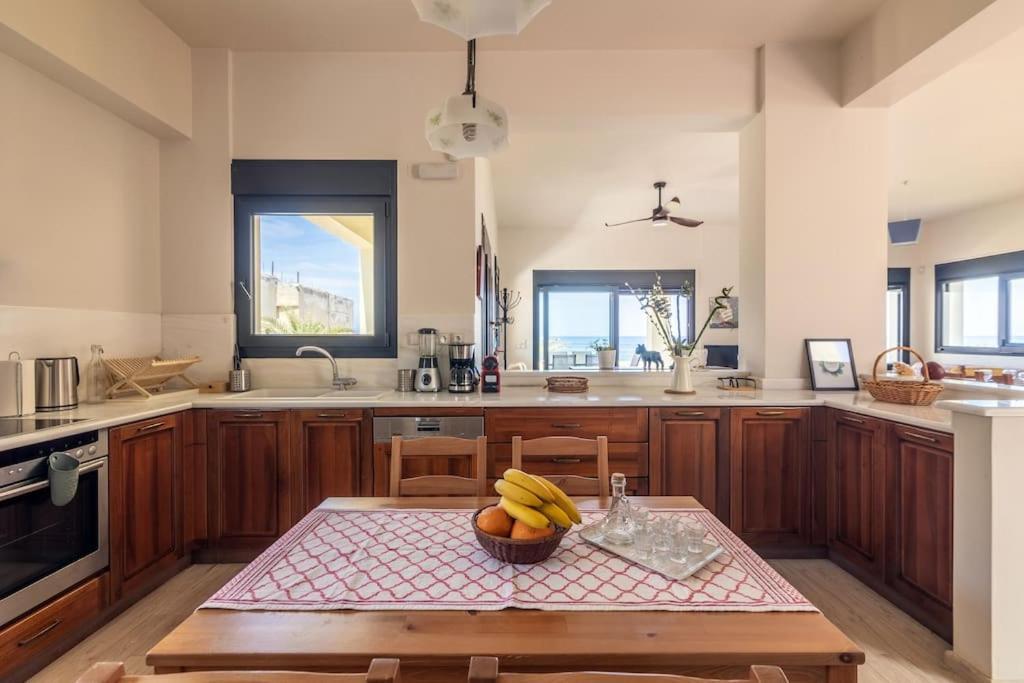 Holiday home 50 Steps From The Sea. Gournes Gouvon