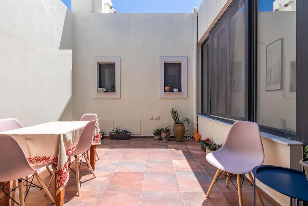 Holiday home 50 Steps From The Sea. Gournes Gouvon