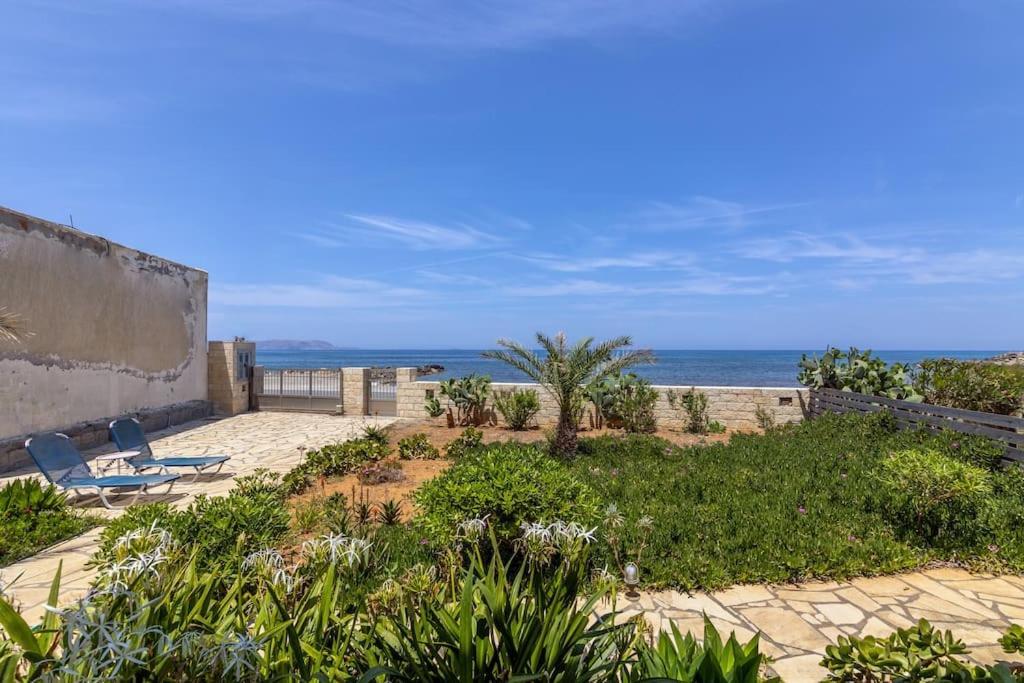 50 Steps From The Sea. Holiday home