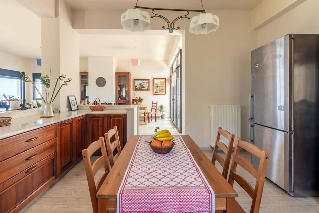 Holiday home 50 Steps From The Sea. Gournes Gouvon