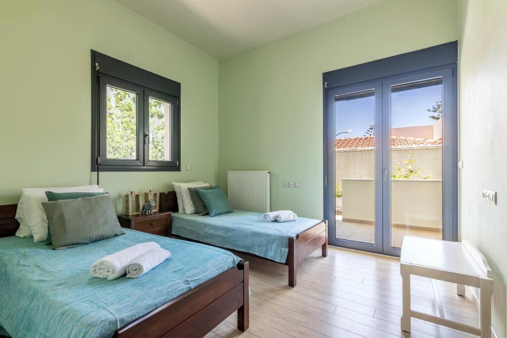Holiday home 50 Steps From The Sea. Gournes Gouvon