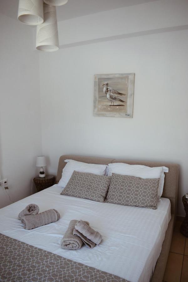 Giulia, Seaview Villa *