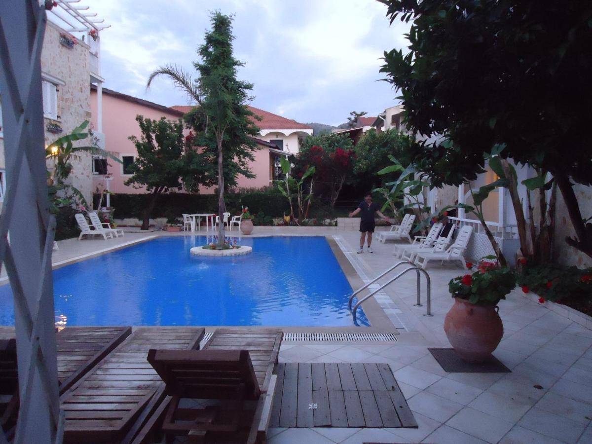Acharavi Apartment *