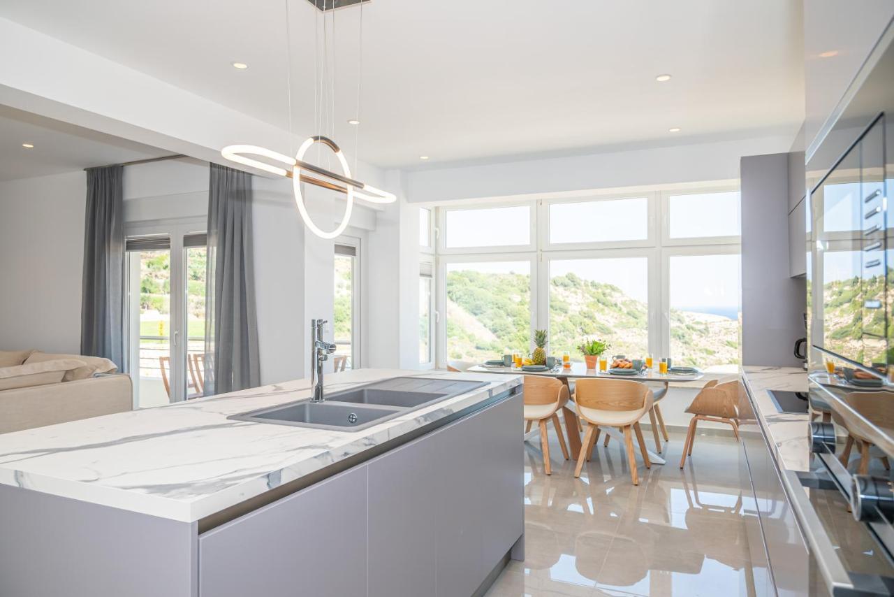 Villa Agnanti Sea View *