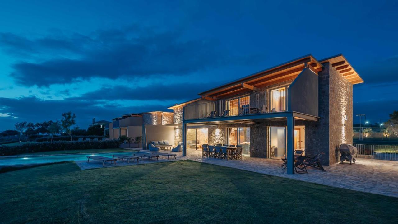 Real Life Homes Luxurious Seafront Each With Their Own Private Pools