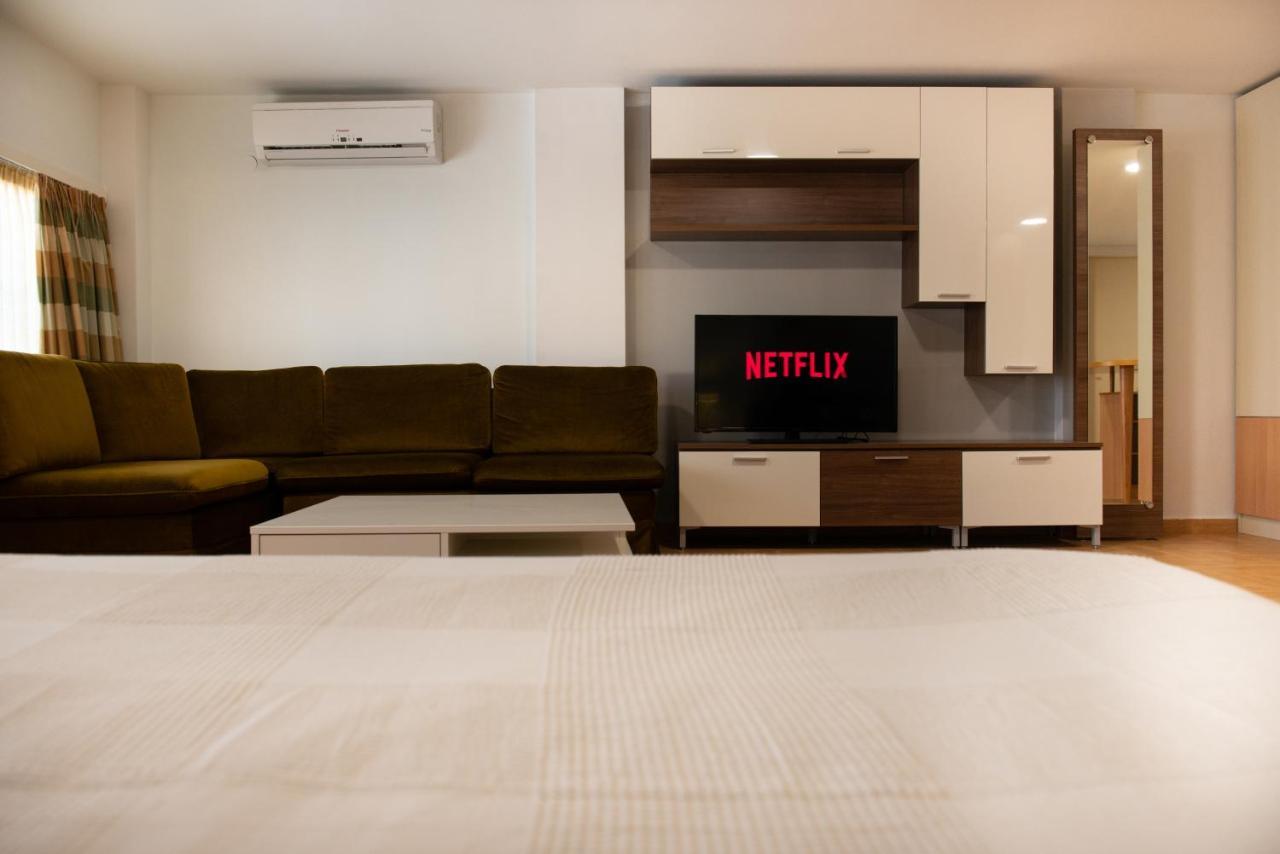 Apartment Chic *