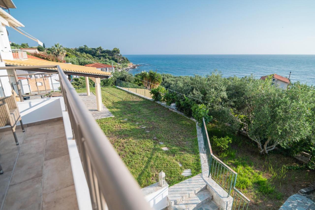 Costa Mare * Paralia Vrachou