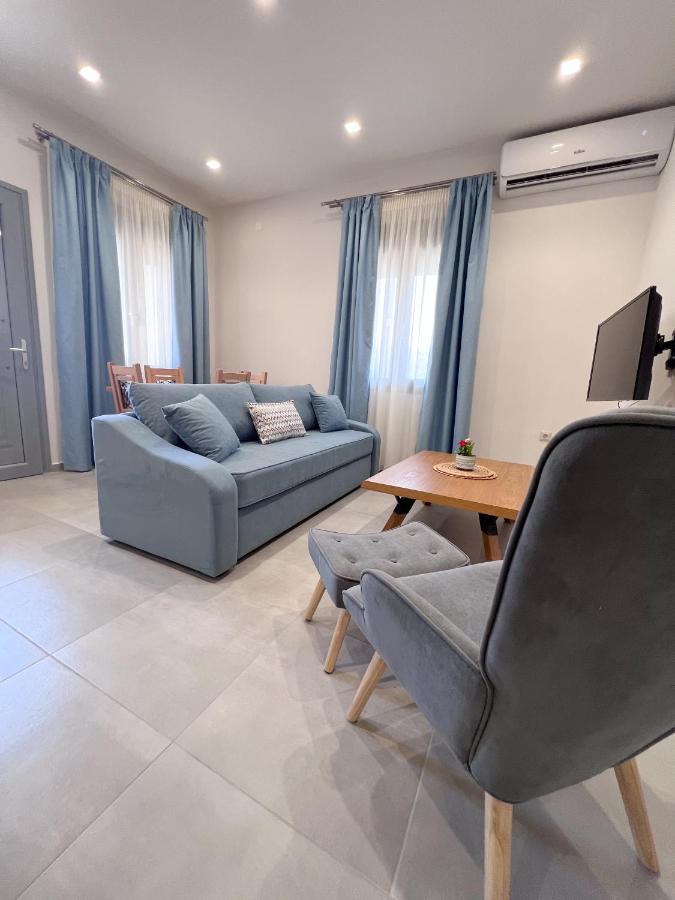 Zeus & Emmanuil Luxury Apartment