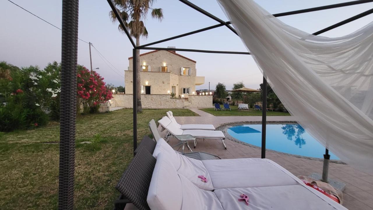 Villa Alex Tavronitis (Crete)