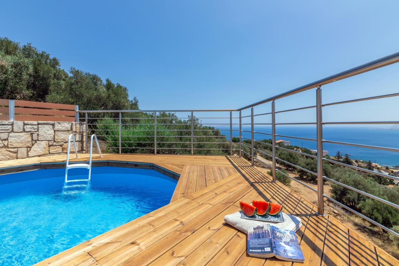Nami _privatepool_ Seaview