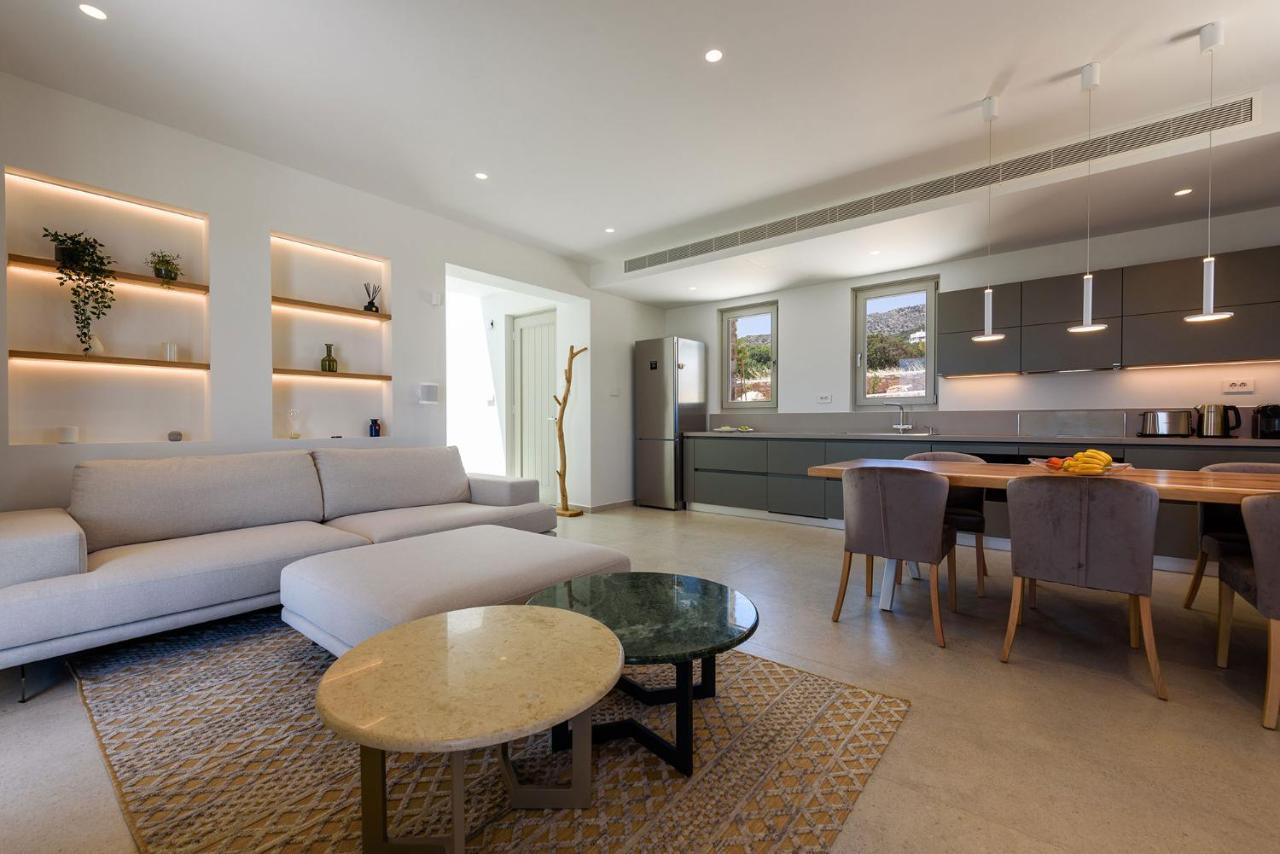 Villa Solevara - Luxury With Infinity Pool, Jacuzzi, Cinema & Luxury Amenities Aspro Chorio