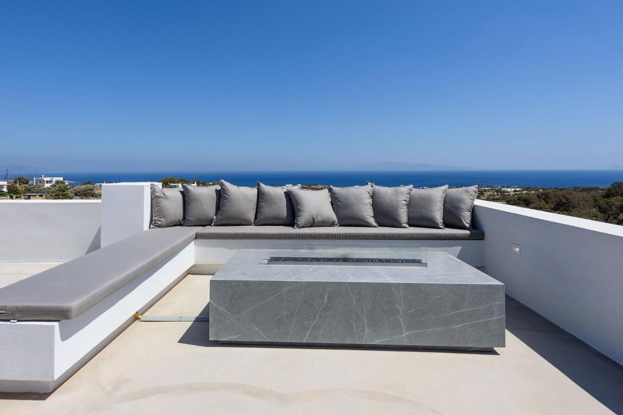 Solevara - Luxury With Infinity Pool, Jacuzzi, Cinema & Luxury Amenities Aspro Chorio