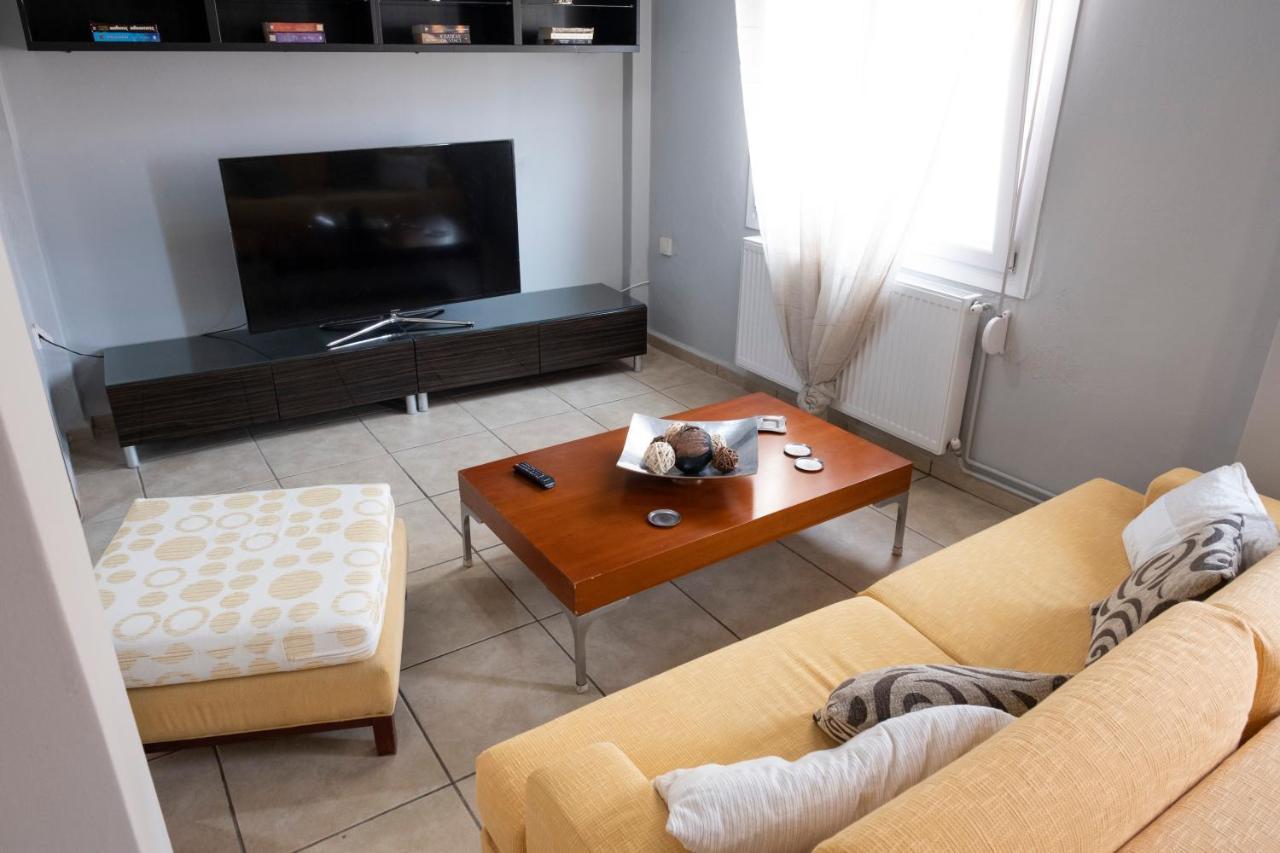 House 8 Apartment