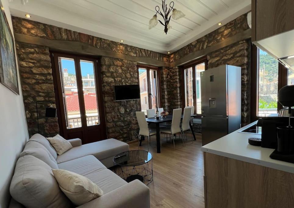 Holiday home Madame Parisienne Nafpaktos