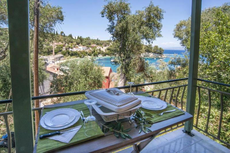 Eftihia Longos (Paxos)