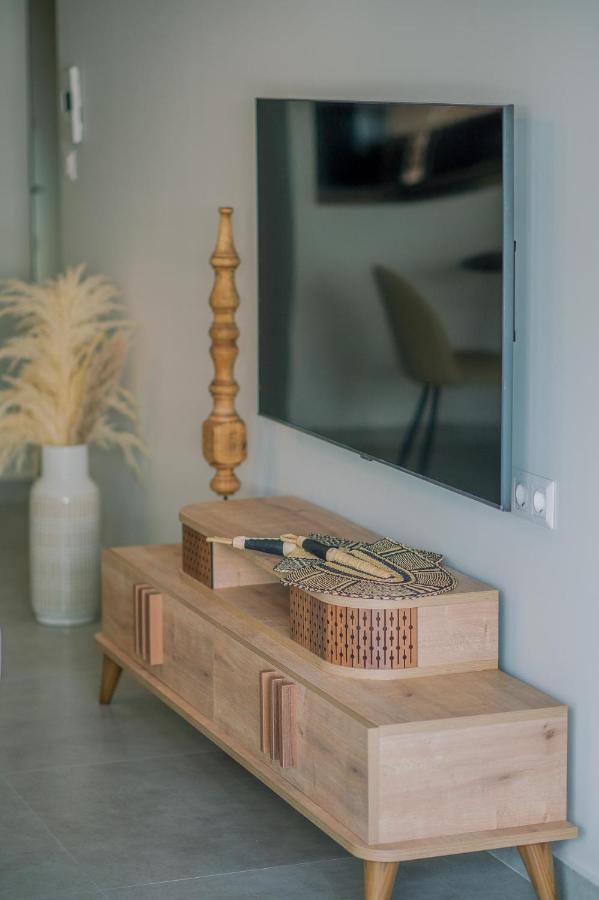 Hama Luxury Seaside Apartment Corinth