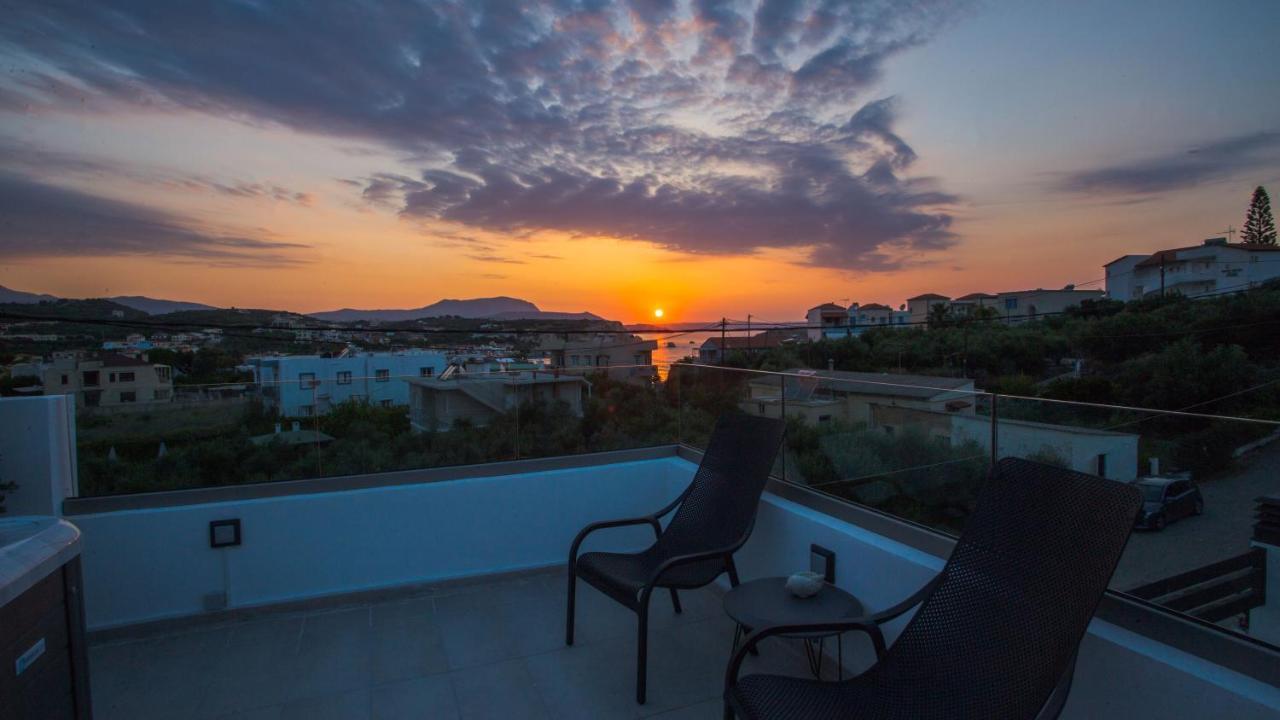 Avrilia Seaside Heated Pool *