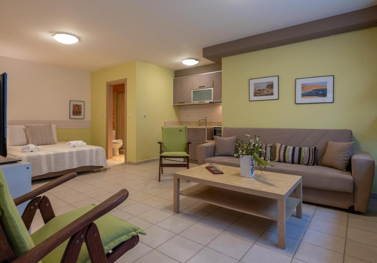 Hersonissos Beach Villa *