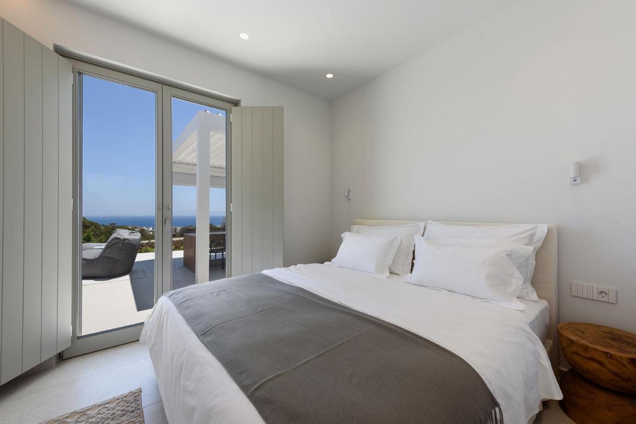 Villa Solevara - Luxury With Infinity Pool, Jacuzzi, Cinema & Luxury Amenities Aspro Chorio