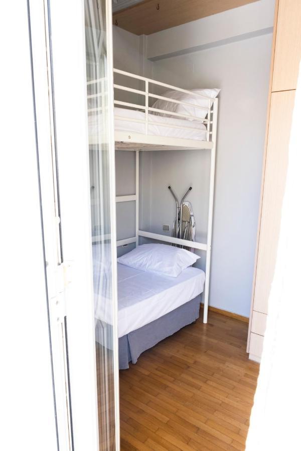Apartment House 8 *