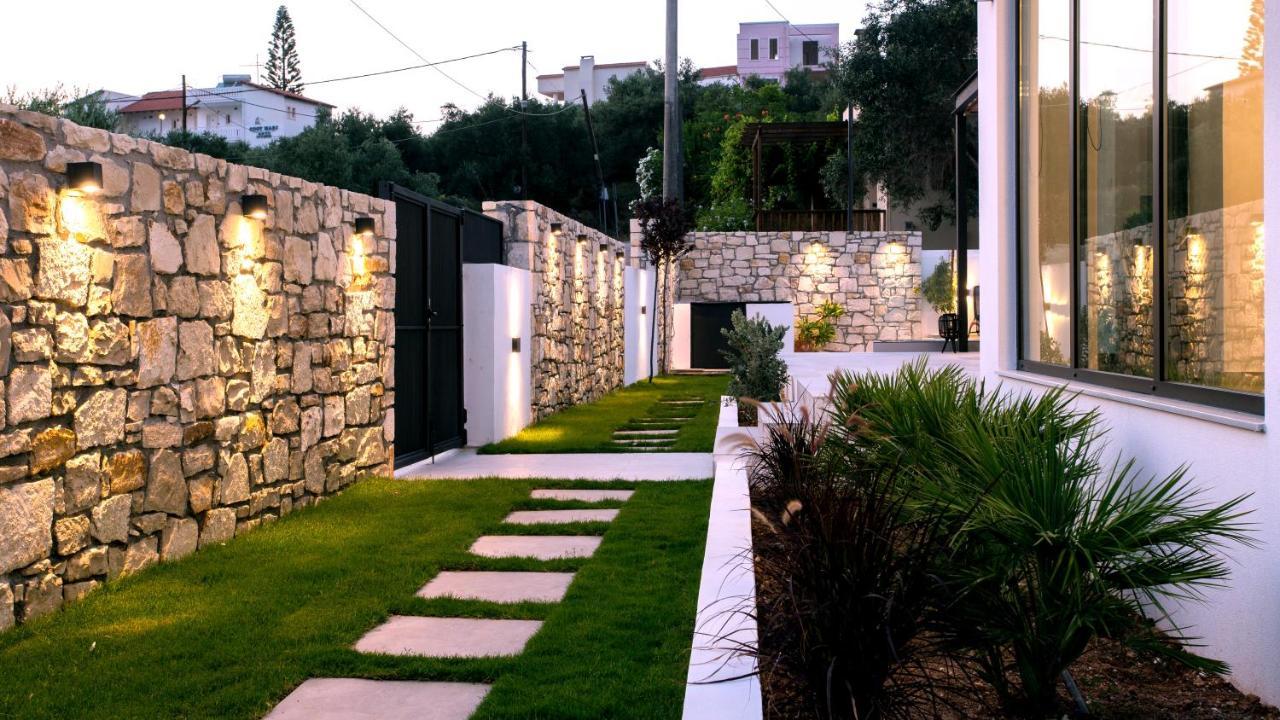 Villa Avrilia Seaside Heated Pool