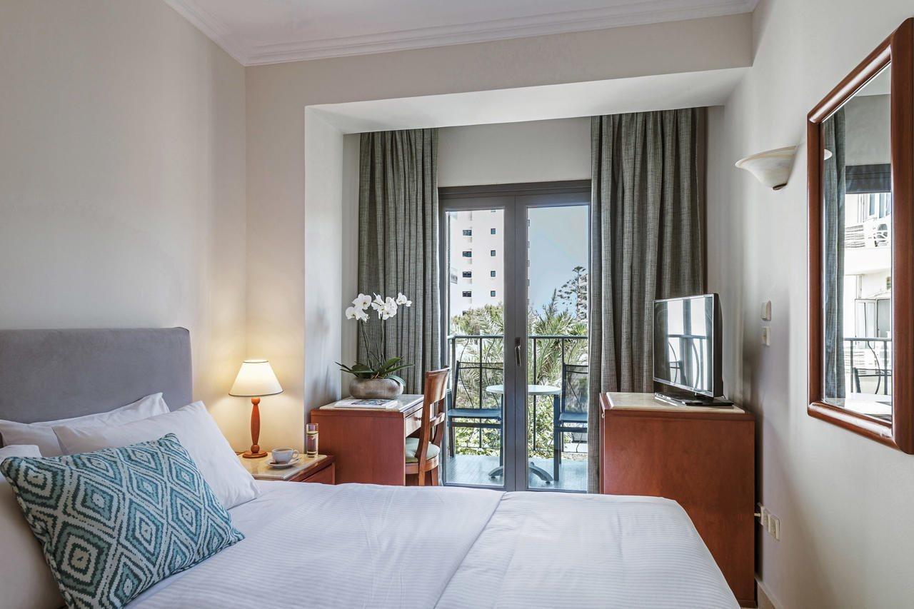 Mitsis La Hotel