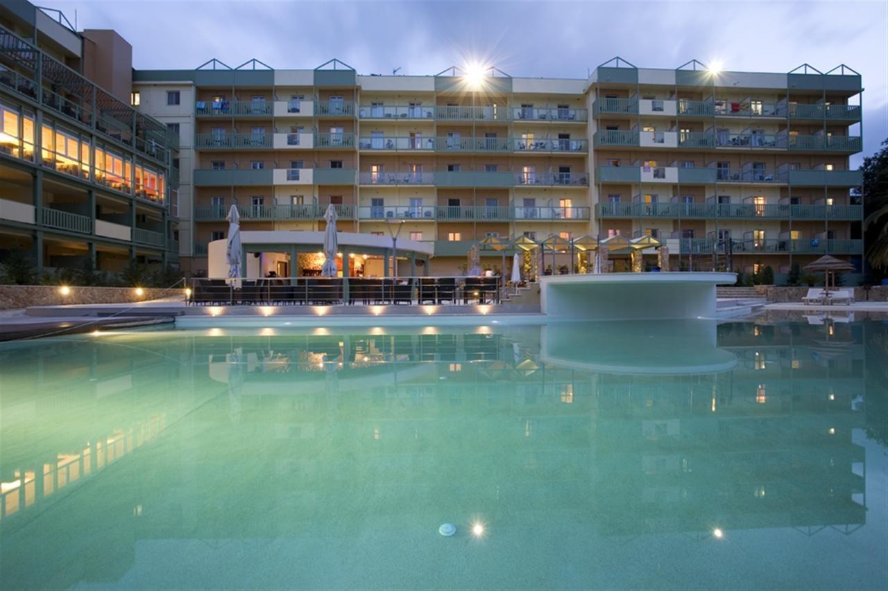 Saint Constantine Aparthotel 3*