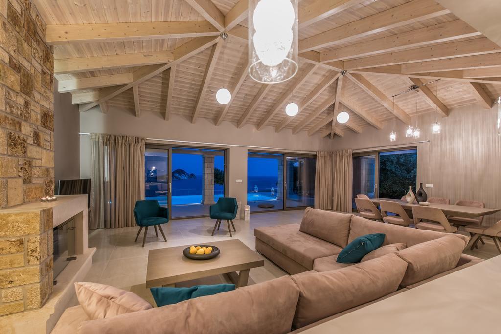 Avra Luxury & Villa *