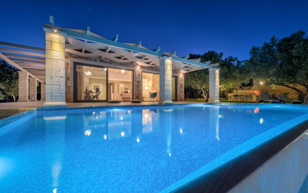 Avra Luxury & Villa Keri