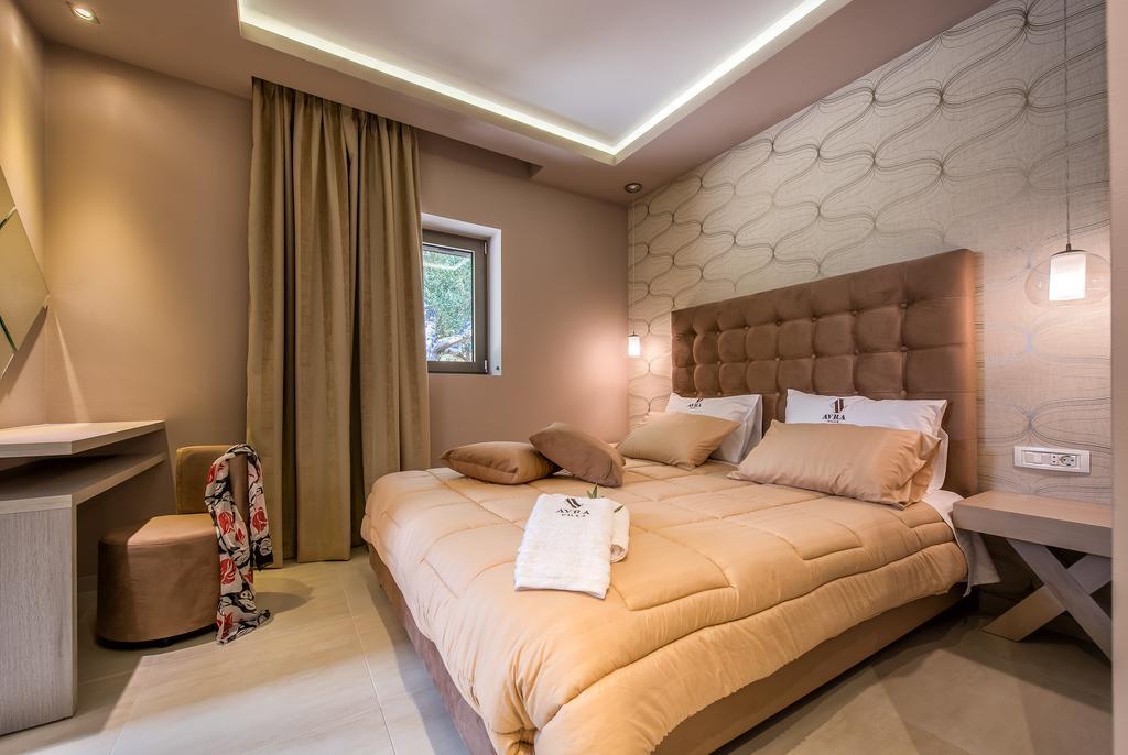 Avra Luxury & *