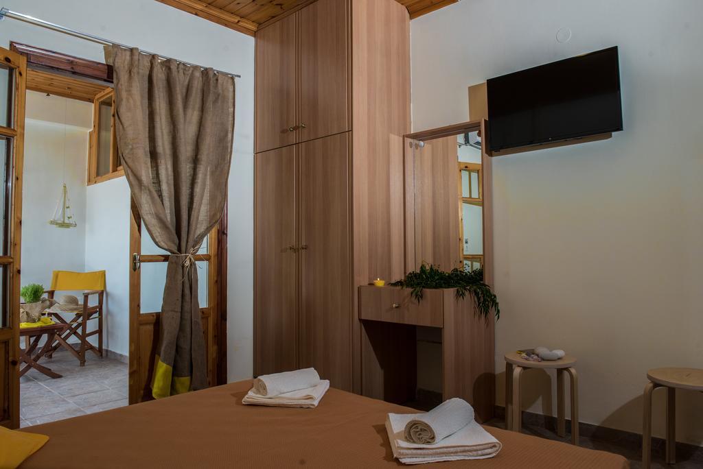 Summer Bed * Nydri (Lefkada)