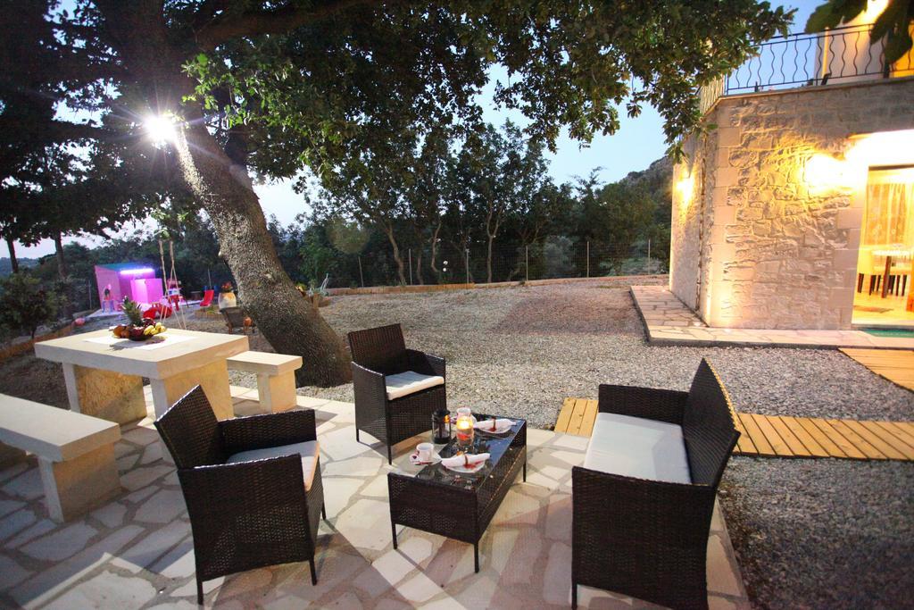 Athina Villa
