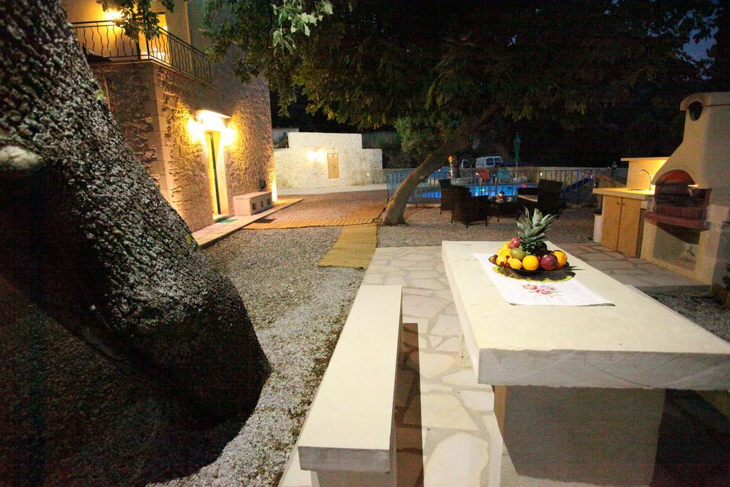 Athina Villa