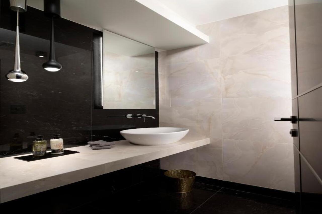 Holiday Suites Hotel Athens