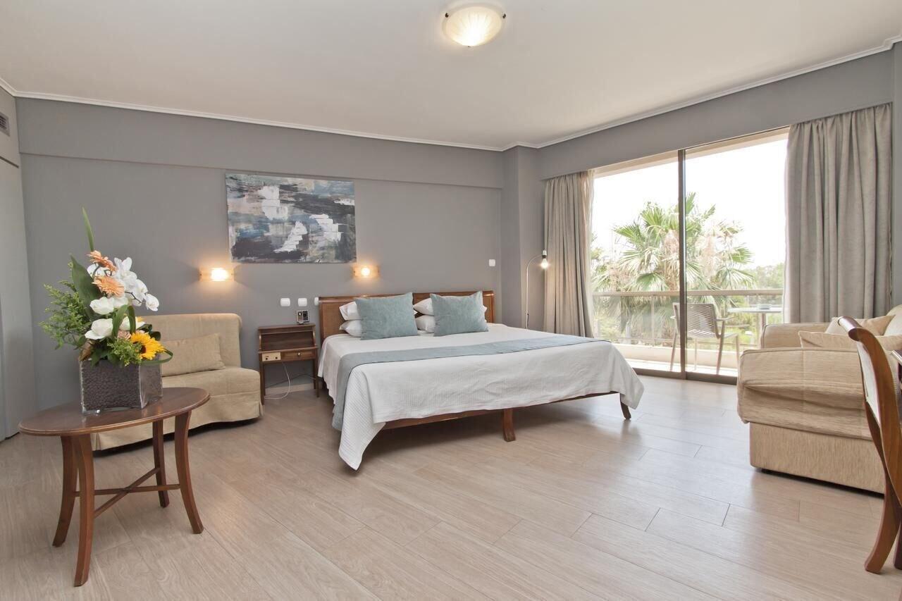Golden Sun Hotel Finikounta
