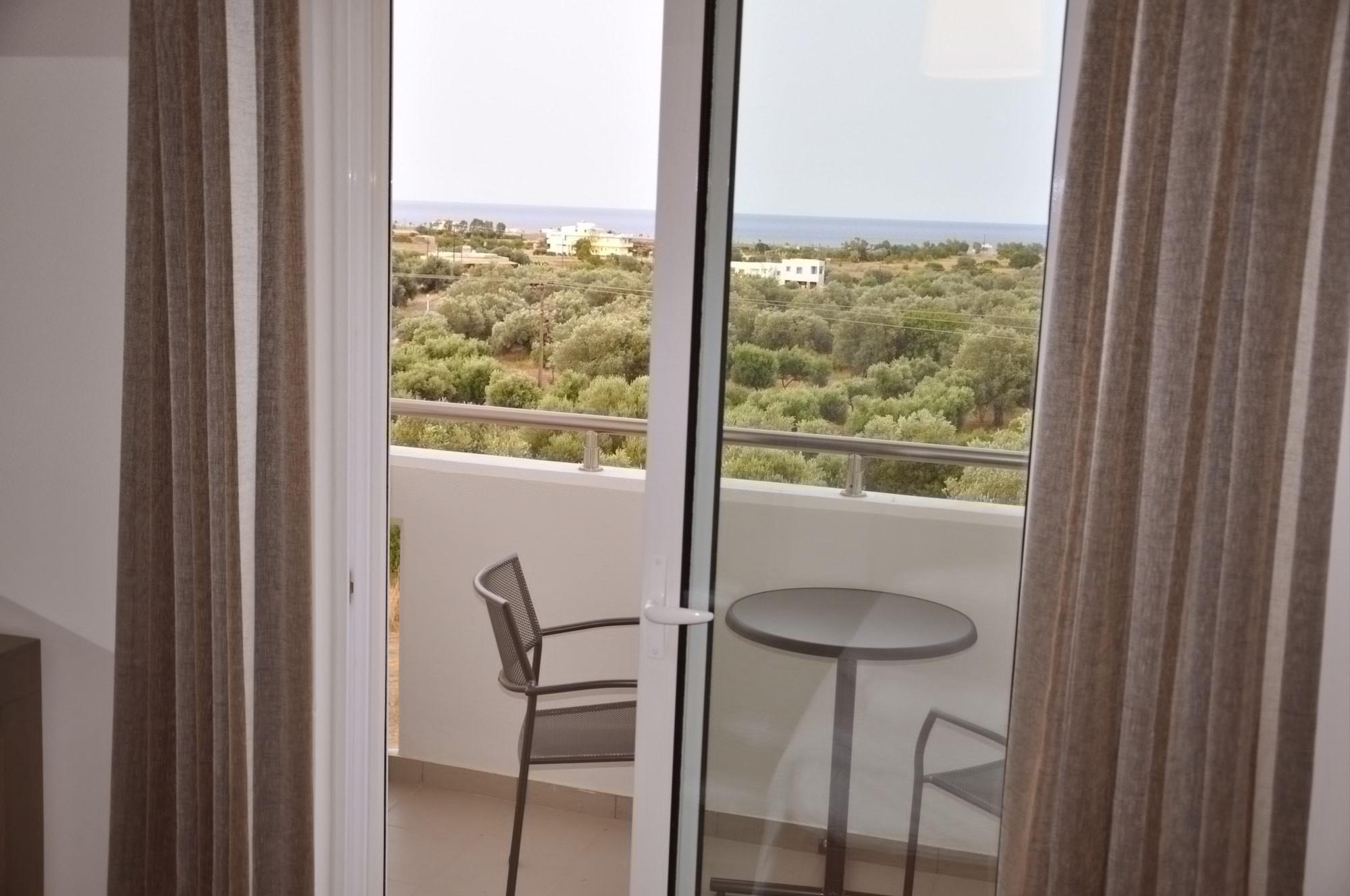 Daniel Luxury Aparthotel 4*