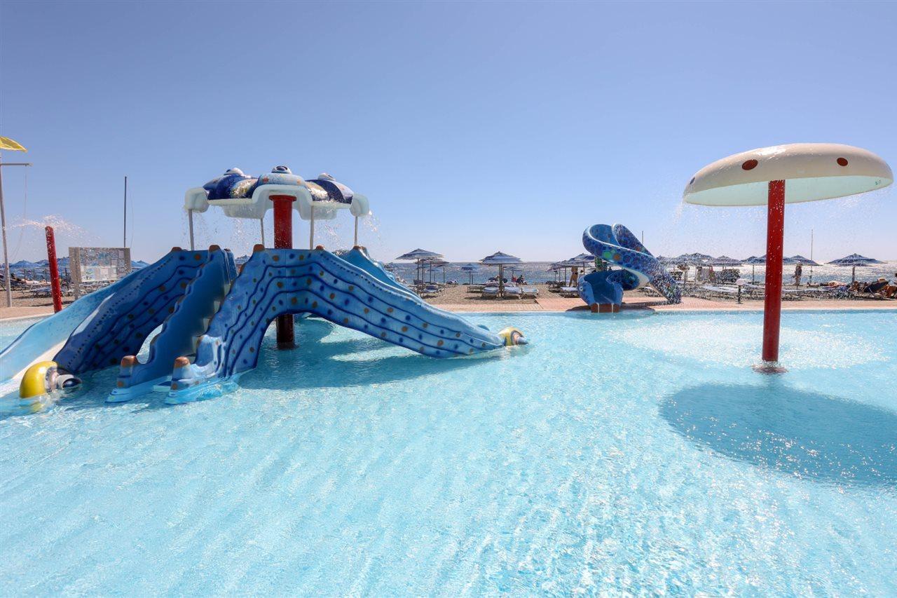 Mare Blue Hotel