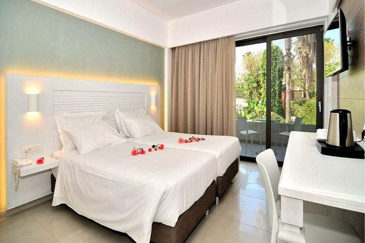 Apollon Hotel 4*