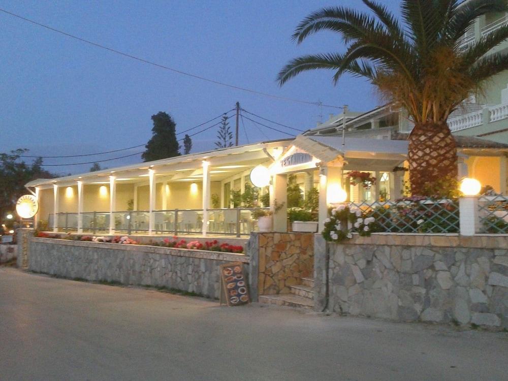 Hotel Golden Sunset