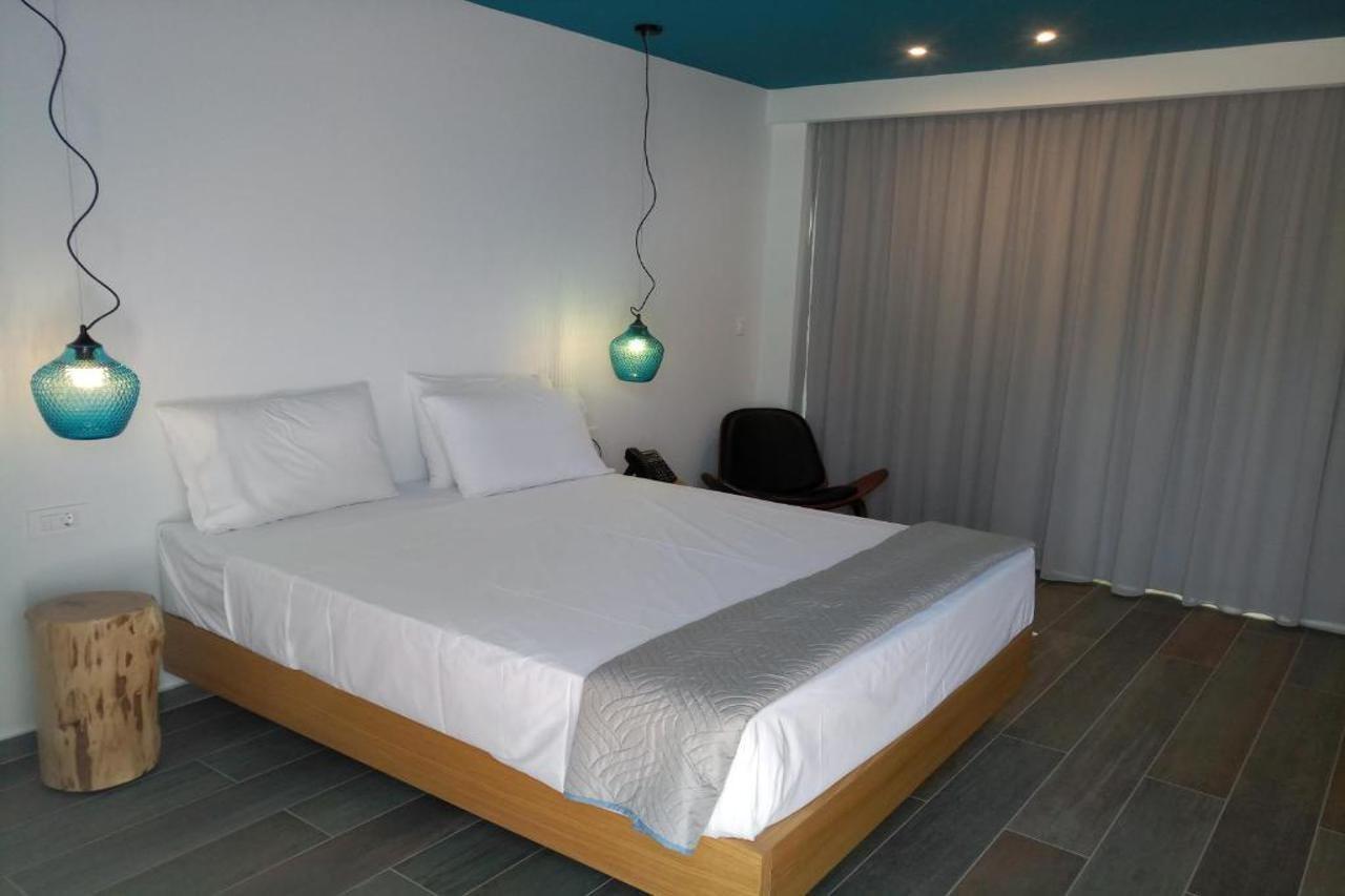 Meropi & Hotel 4*