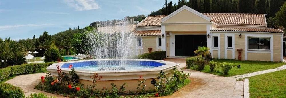 Rebecca's Village Hotel Karousades (Esperies)