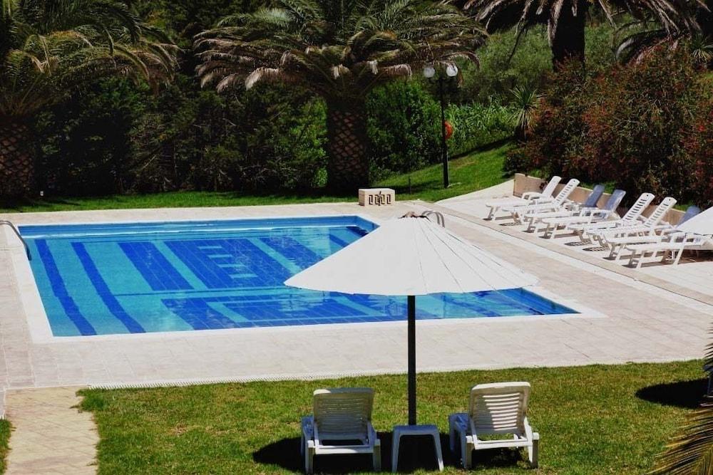 Hotel Rebecca's Village Karousades (Esperies)