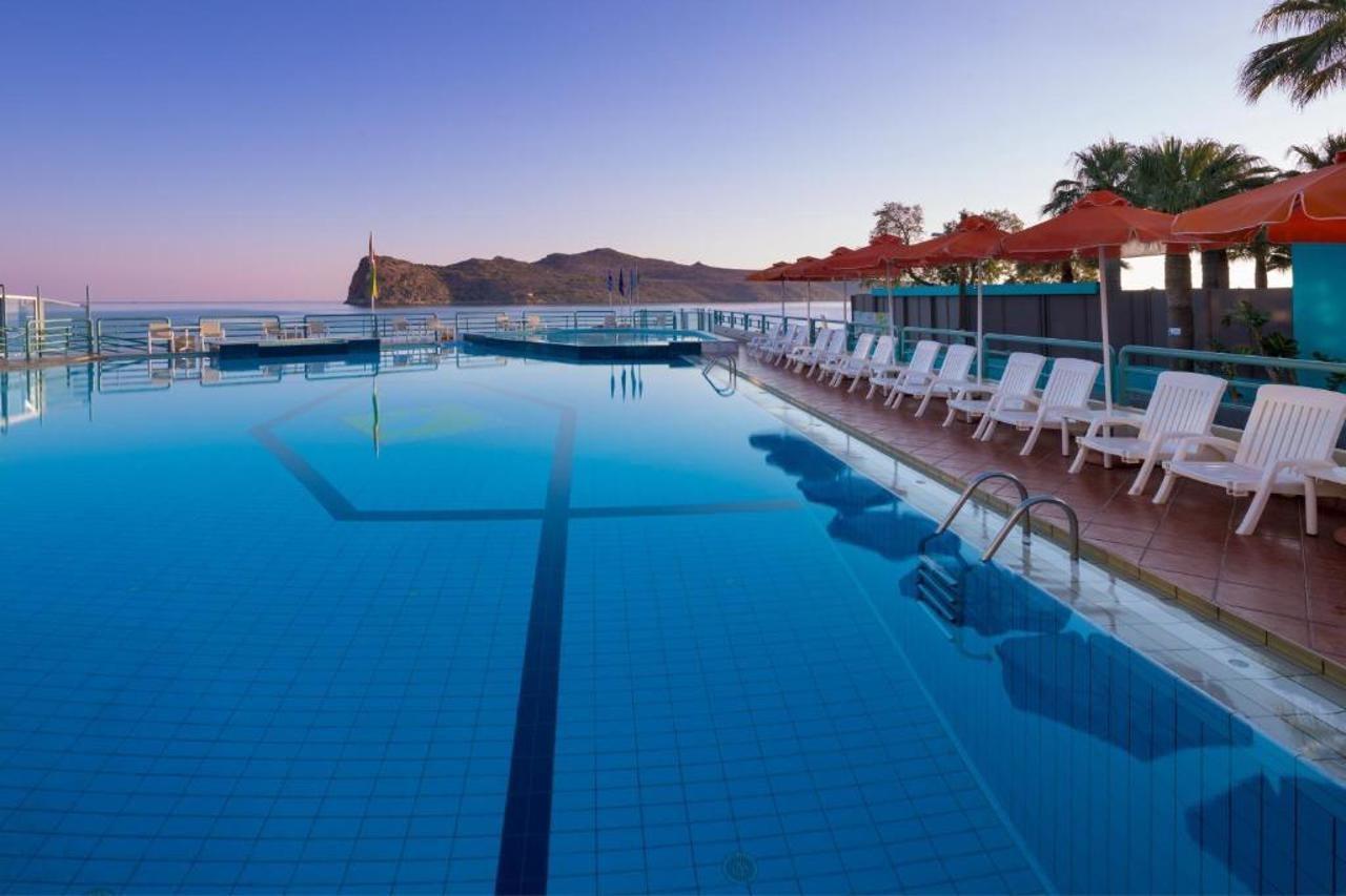 Chrispy Resort, Aparthotel Agia Marina (Crete)